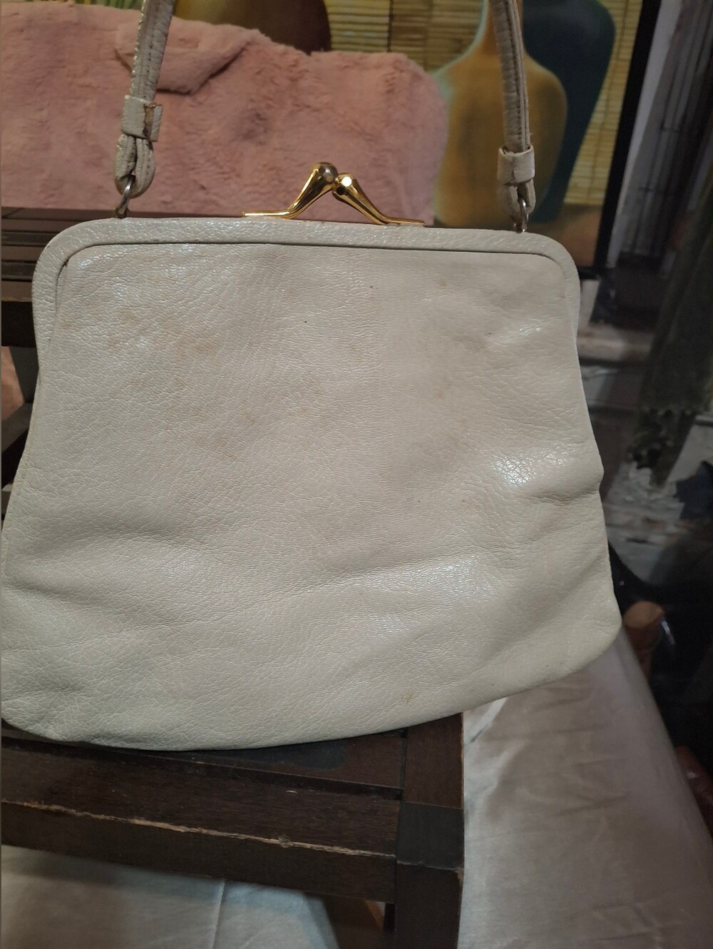 Soft Cream Leather Kiss-Lock Clutch with Shoulder Strap